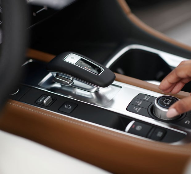 2023 INFINITI QX60 Key Features - Wireless Apple CarPlay® integration | Jim Lupient INFINITI in Minneapolis MN