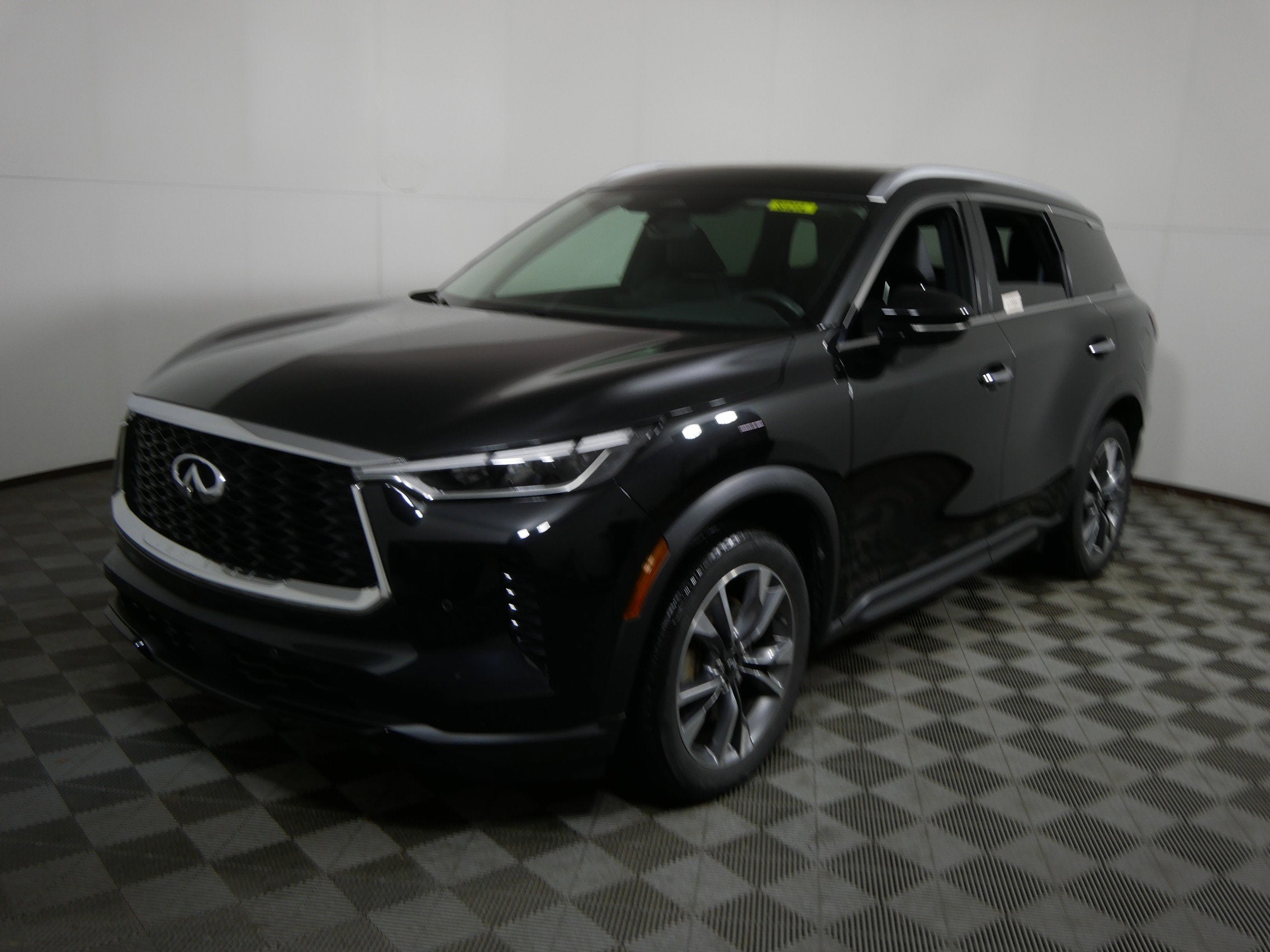 2024 INFINITI QX60 LUXE