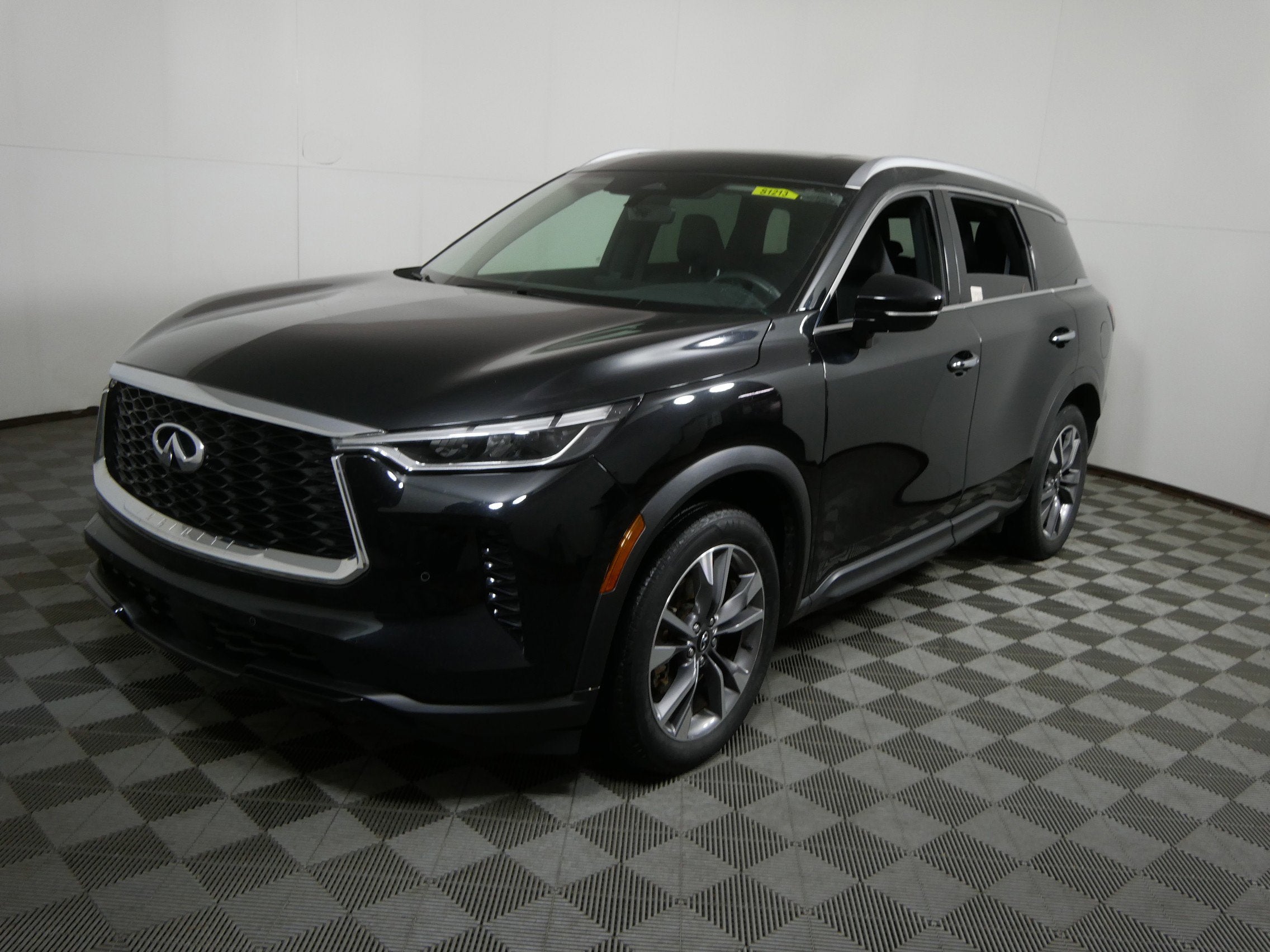 2024 INFINITI QX60 LUXE