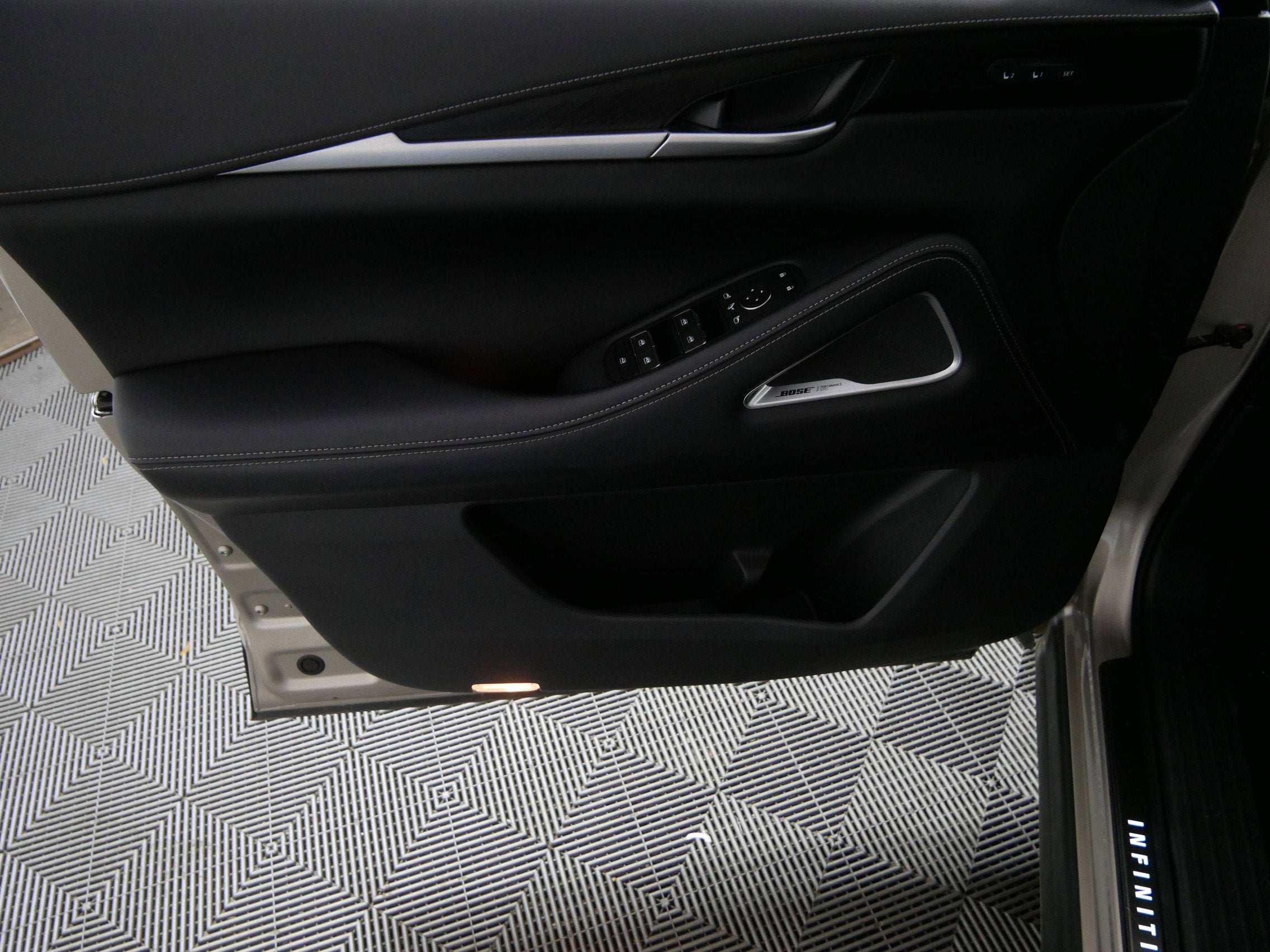 2024 INFINITI QX60 SENSORY