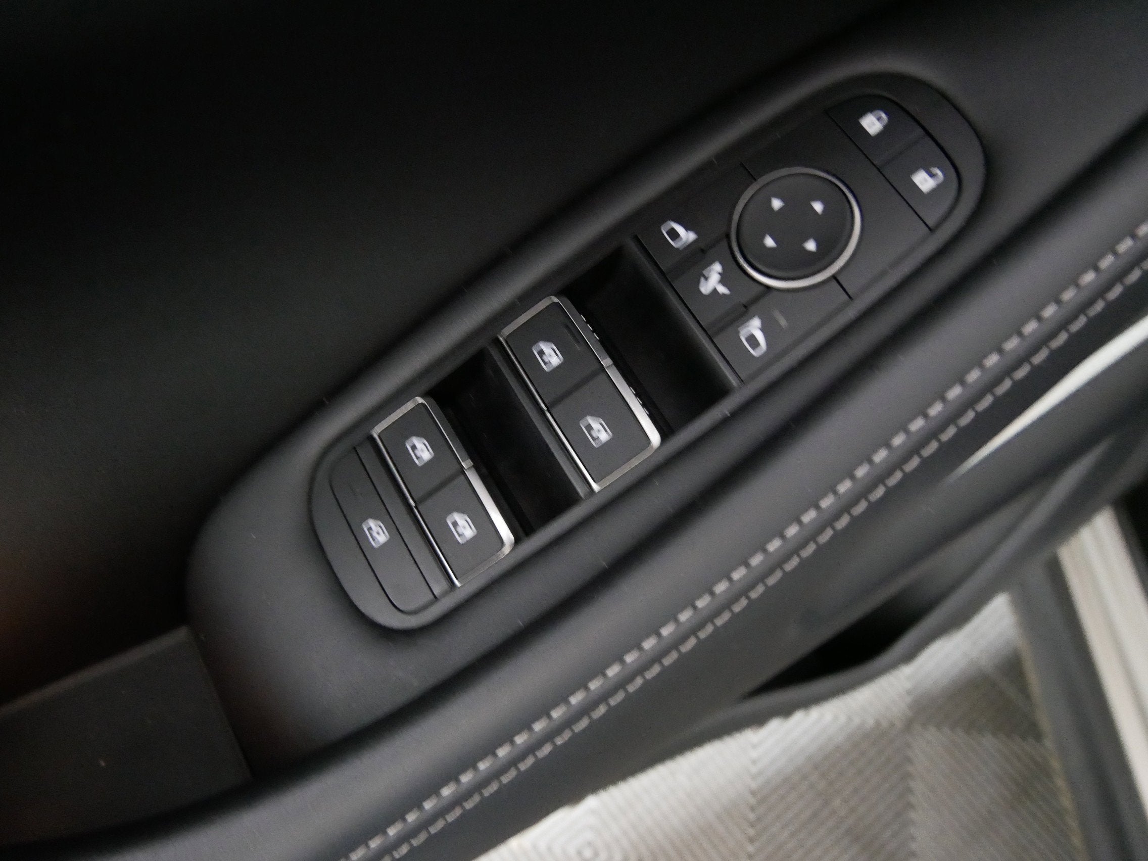 2024 INFINITI QX60 SENSORY