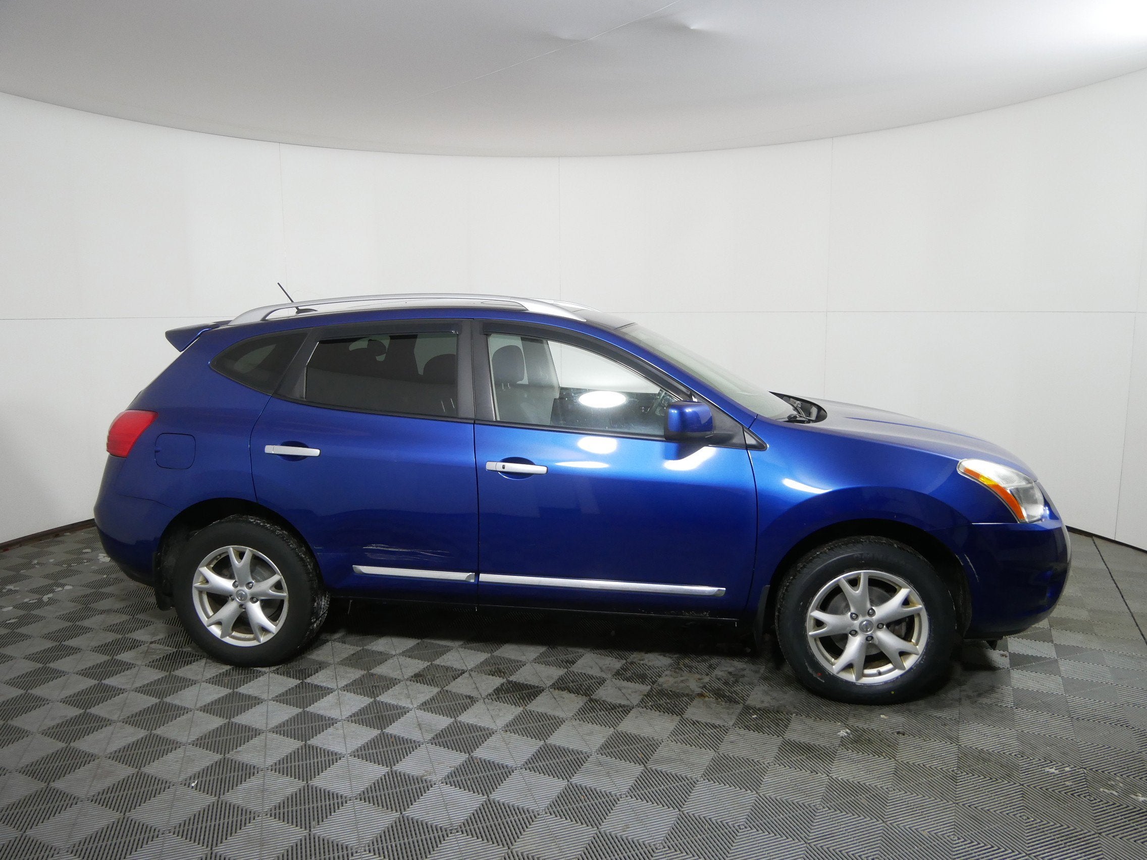 Used 2011 Nissan Rogue SV with VIN JN8AS5MV5BW274655 for sale in Golden Valley, Minnesota