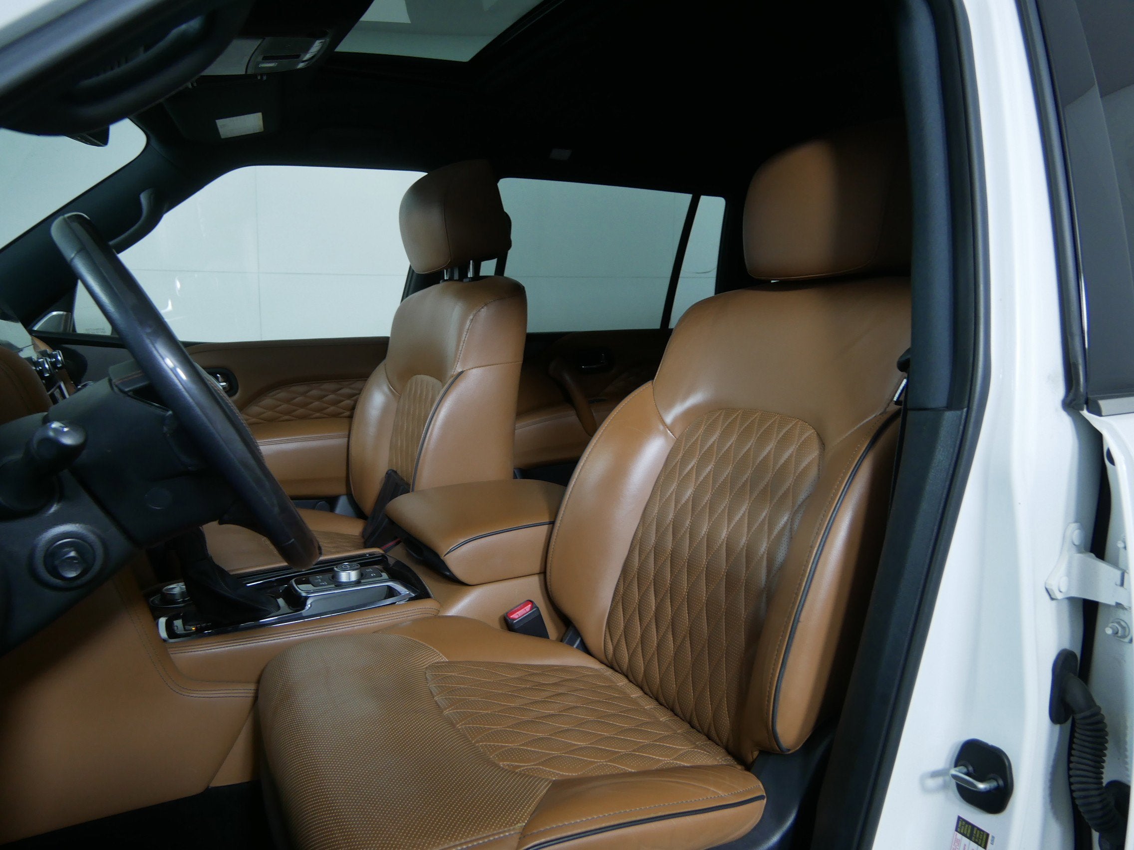 2023 INFINITI QX80 LUXE