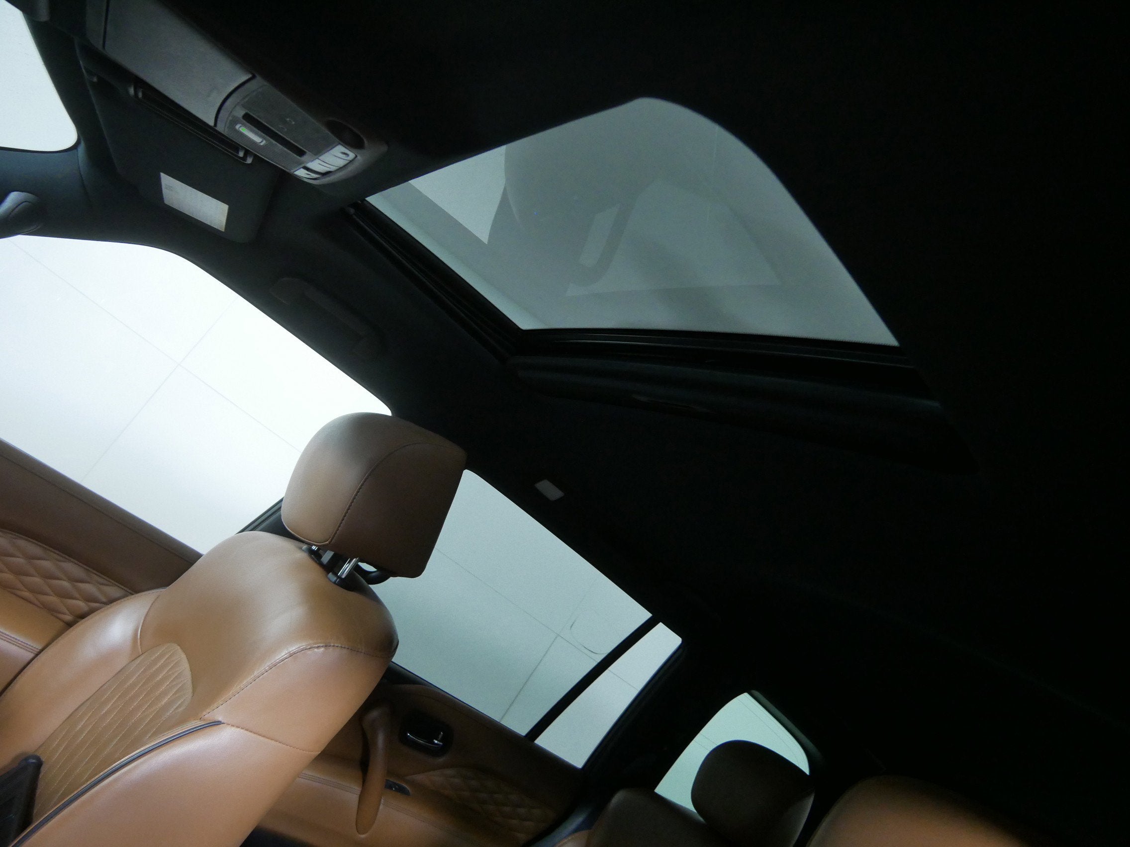 2023 INFINITI QX80 LUXE