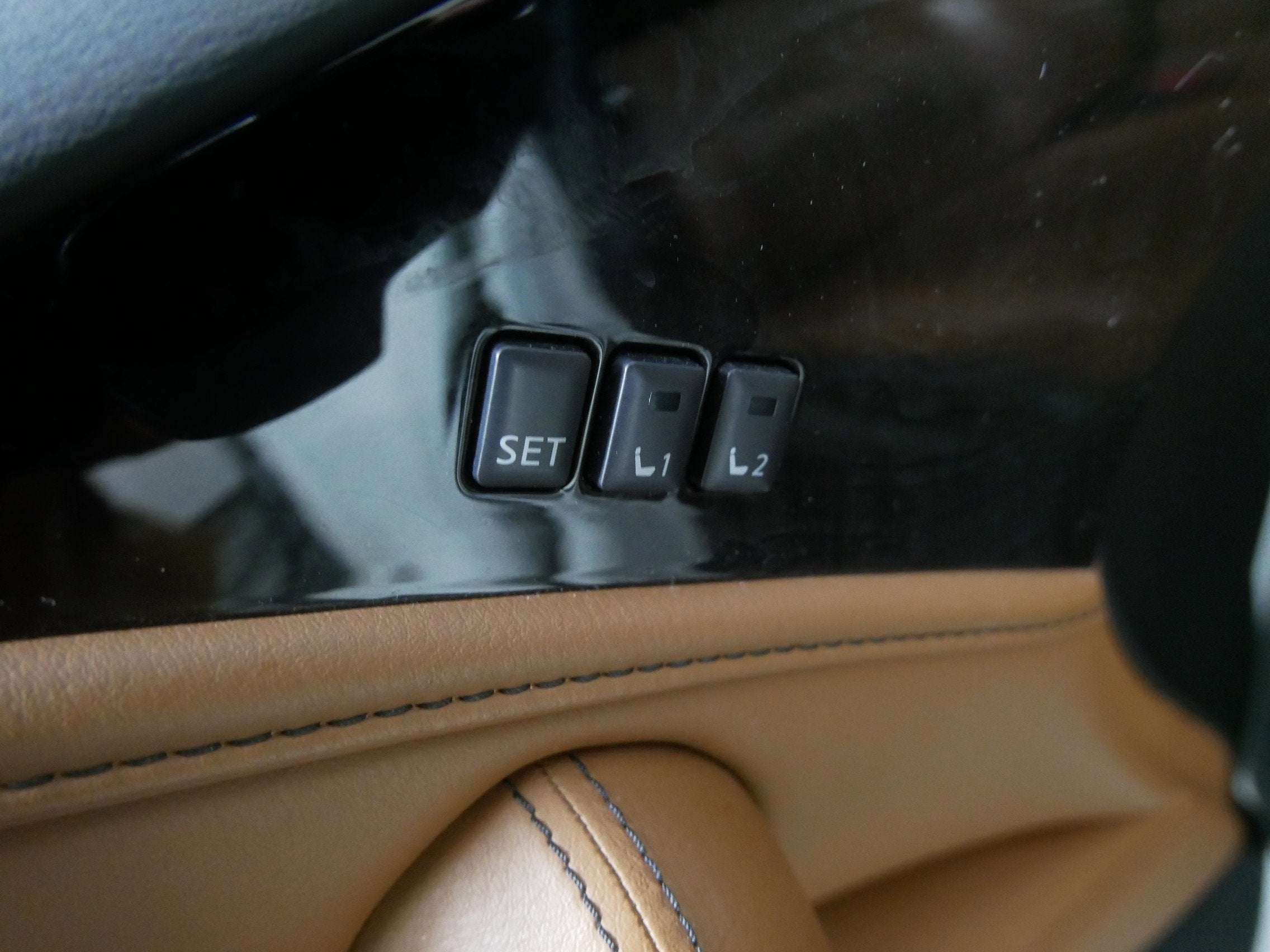 2023 INFINITI QX80 LUXE