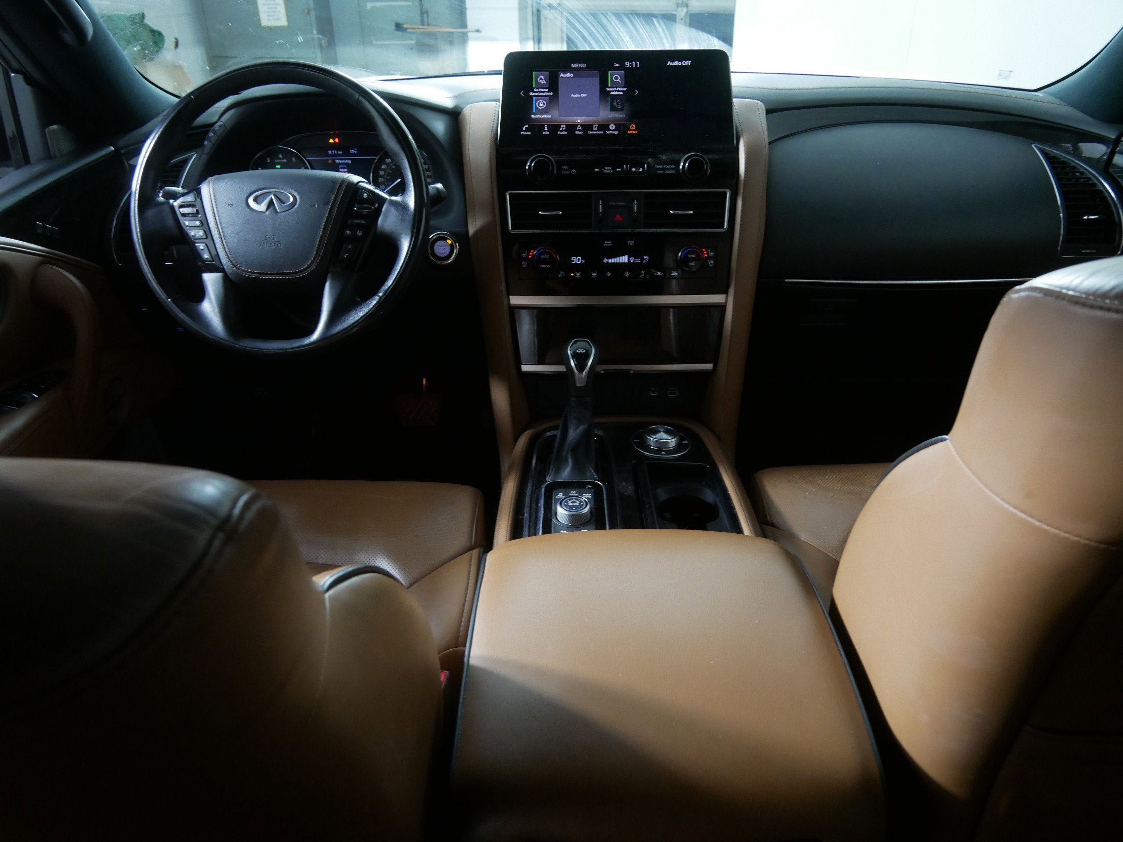 2023 INFINITI QX80 LUXE