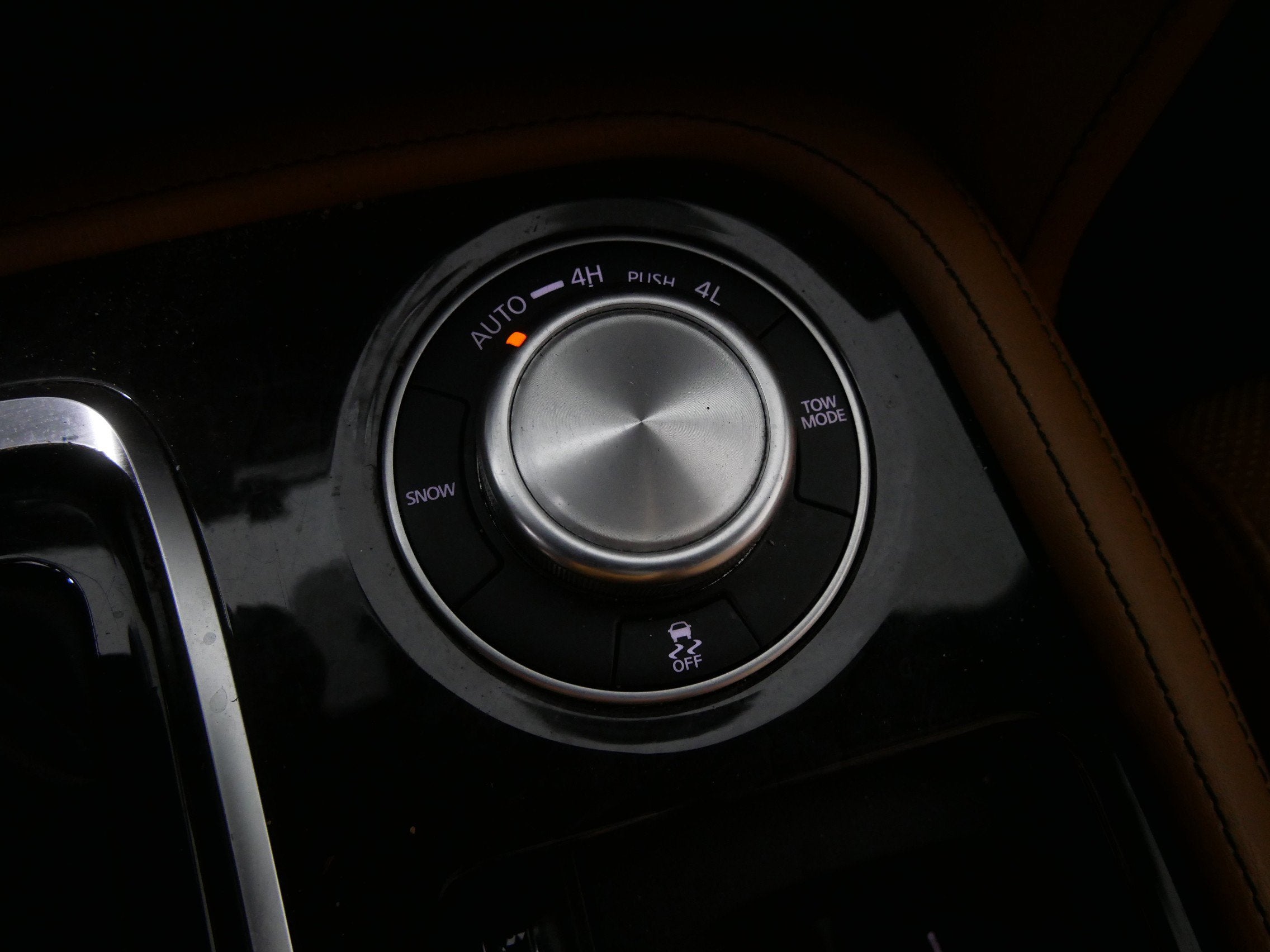 2023 INFINITI QX80 LUXE