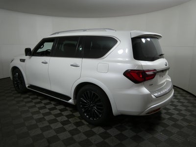 2023 INFINITI QX80 LUXE
