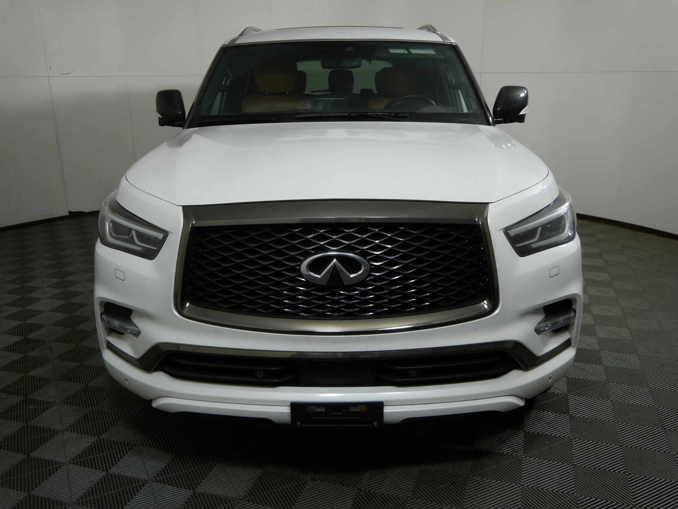 2023 INFINITI QX80 LUXE