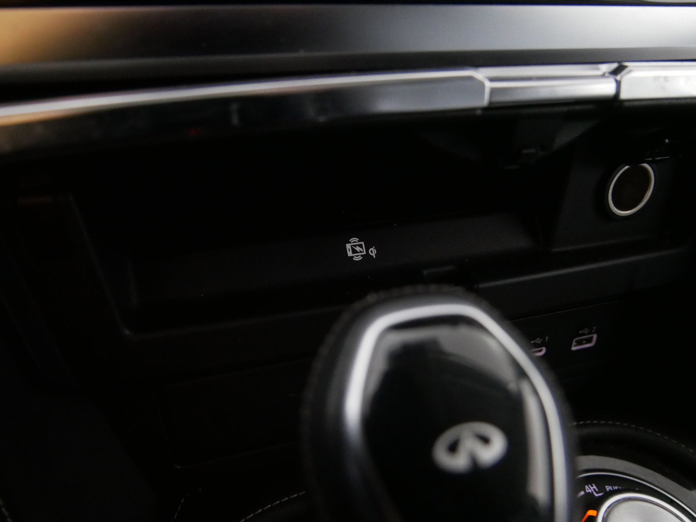 2022 INFINITI QX80 LUXE