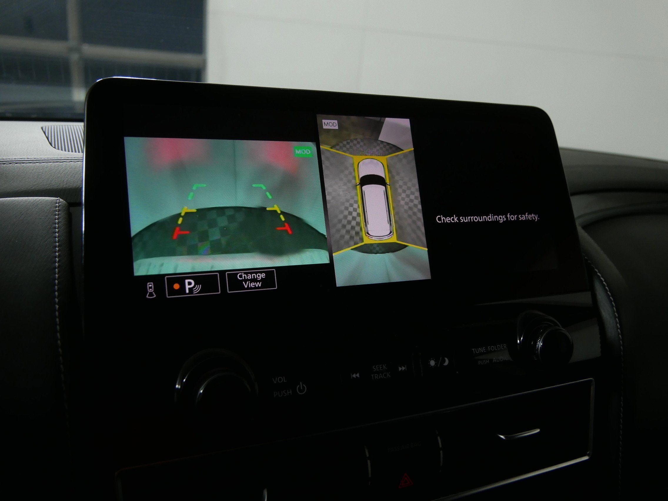 2022 INFINITI QX80 LUXE