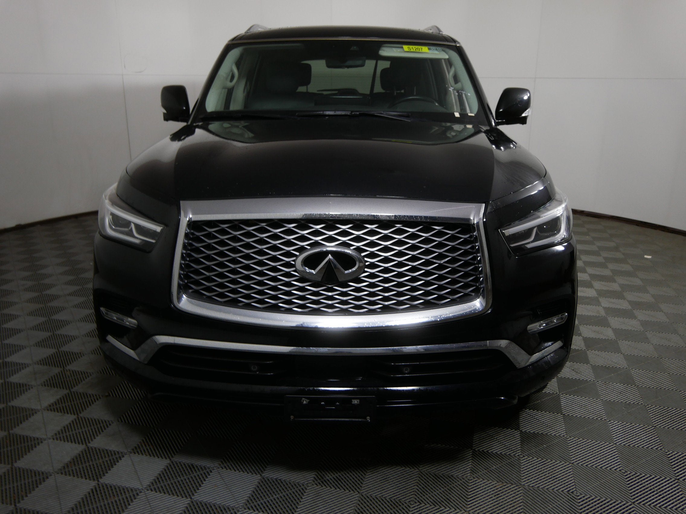 2022 INFINITI QX80 LUXE