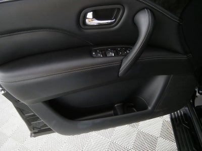 2022 INFINITI QX80 LUXE