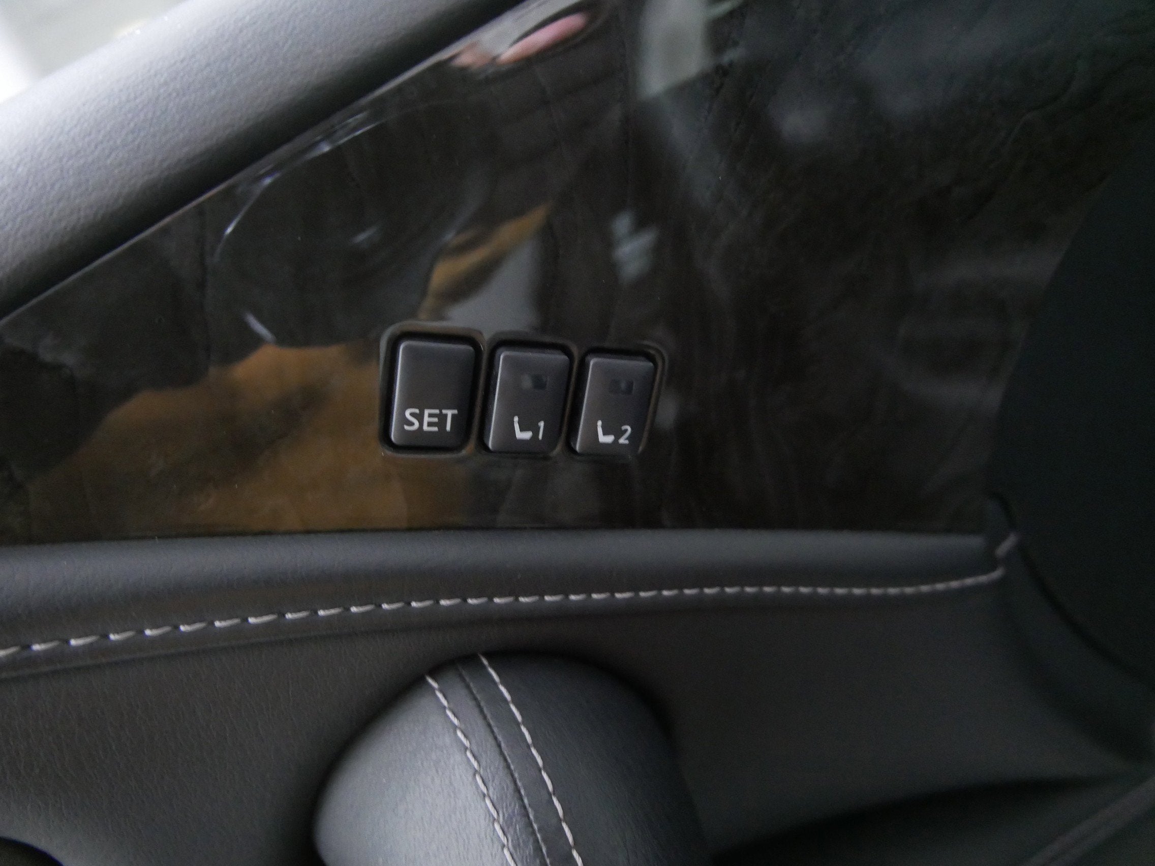 2022 INFINITI QX80 LUXE