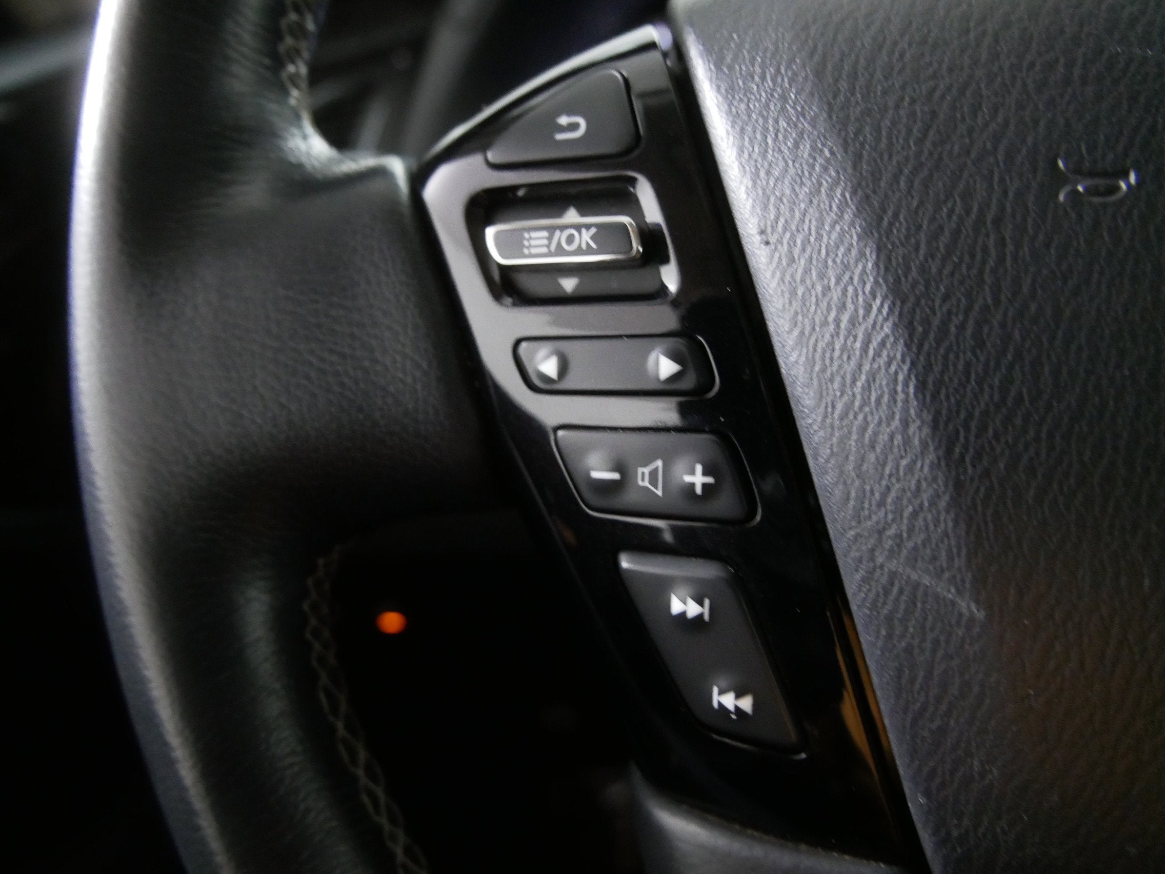 2022 INFINITI QX80 LUXE