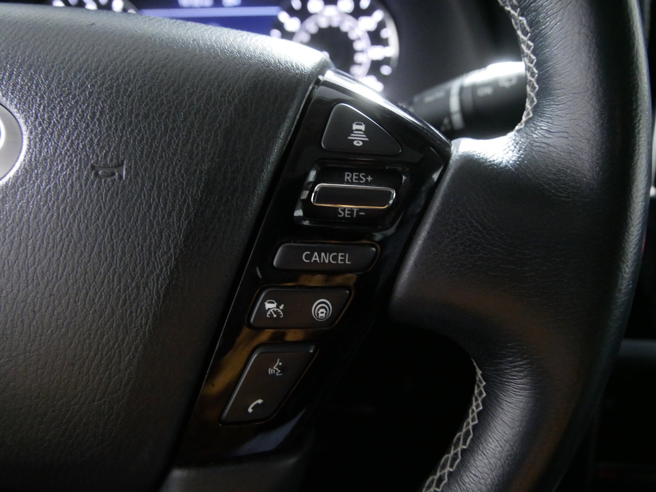 2022 INFINITI QX80 LUXE