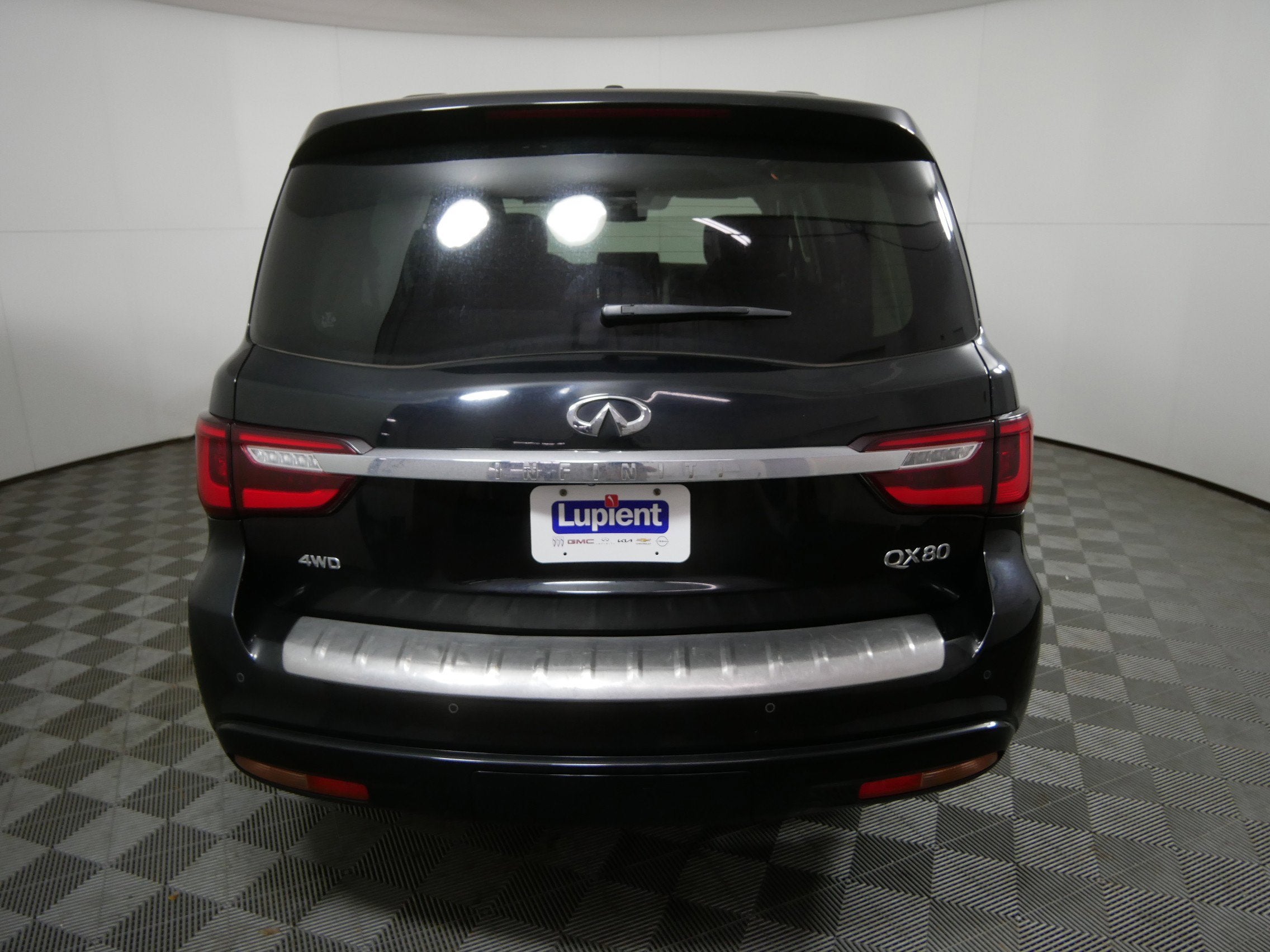 2022 INFINITI QX80 LUXE