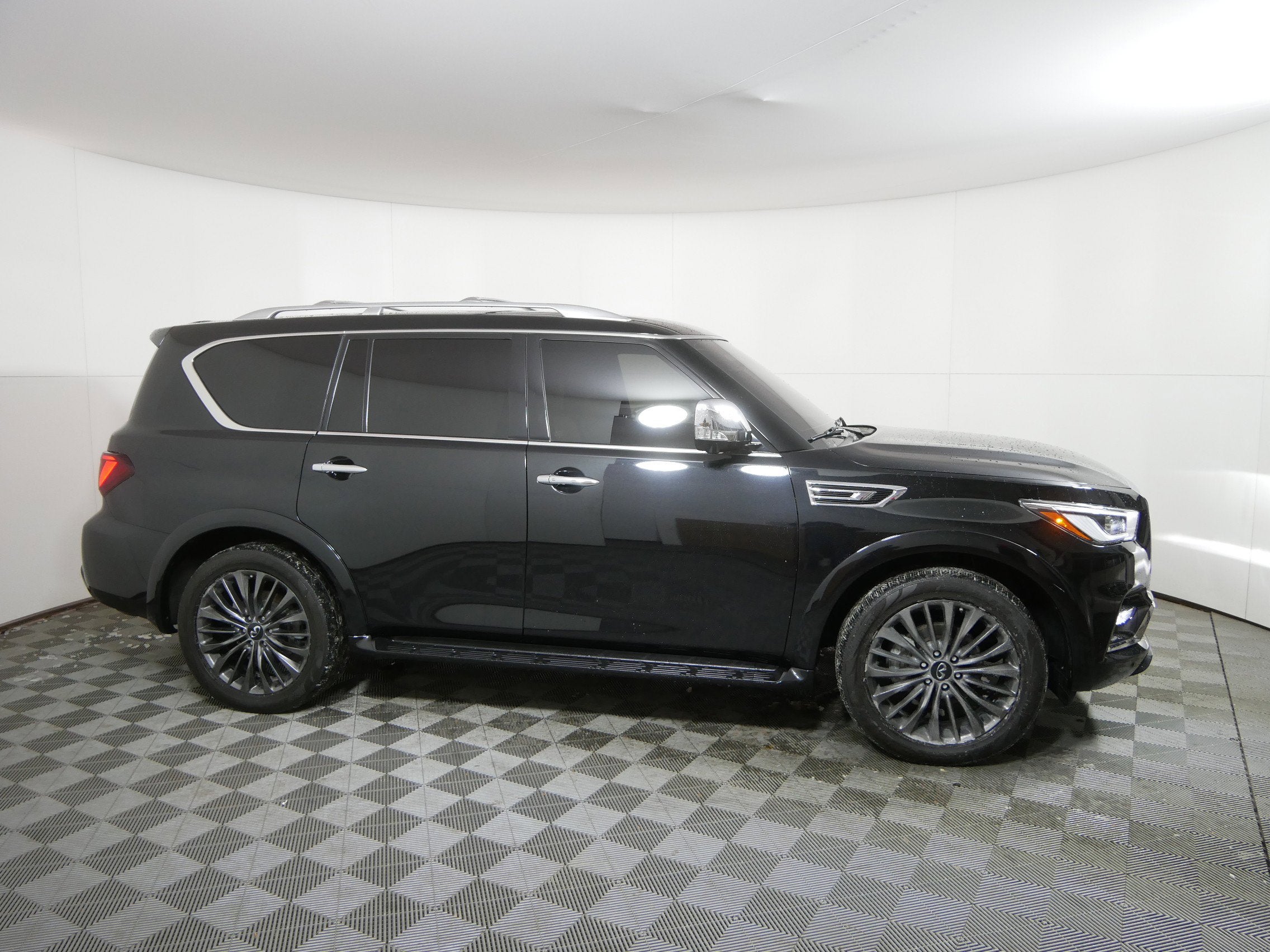 Used 2023 INFINITI QX80 Sensory 4WD with VIN JN8AZ2BE5P9303543 for sale in Golden Valley, Minnesota