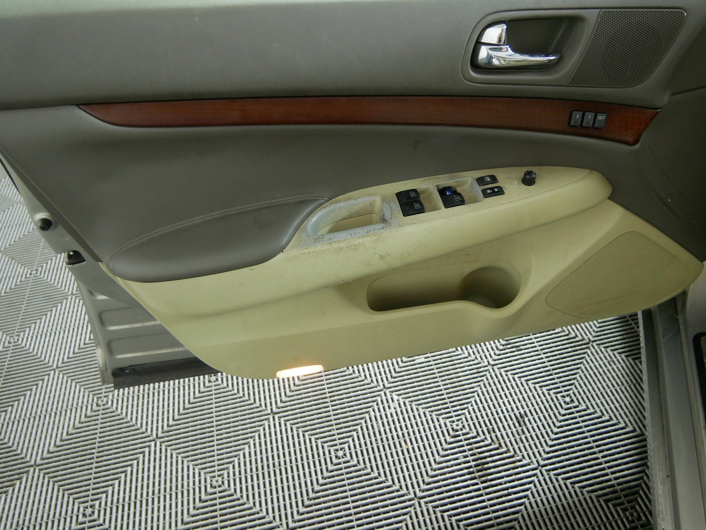 2008 INFINITI G35 Sedan x