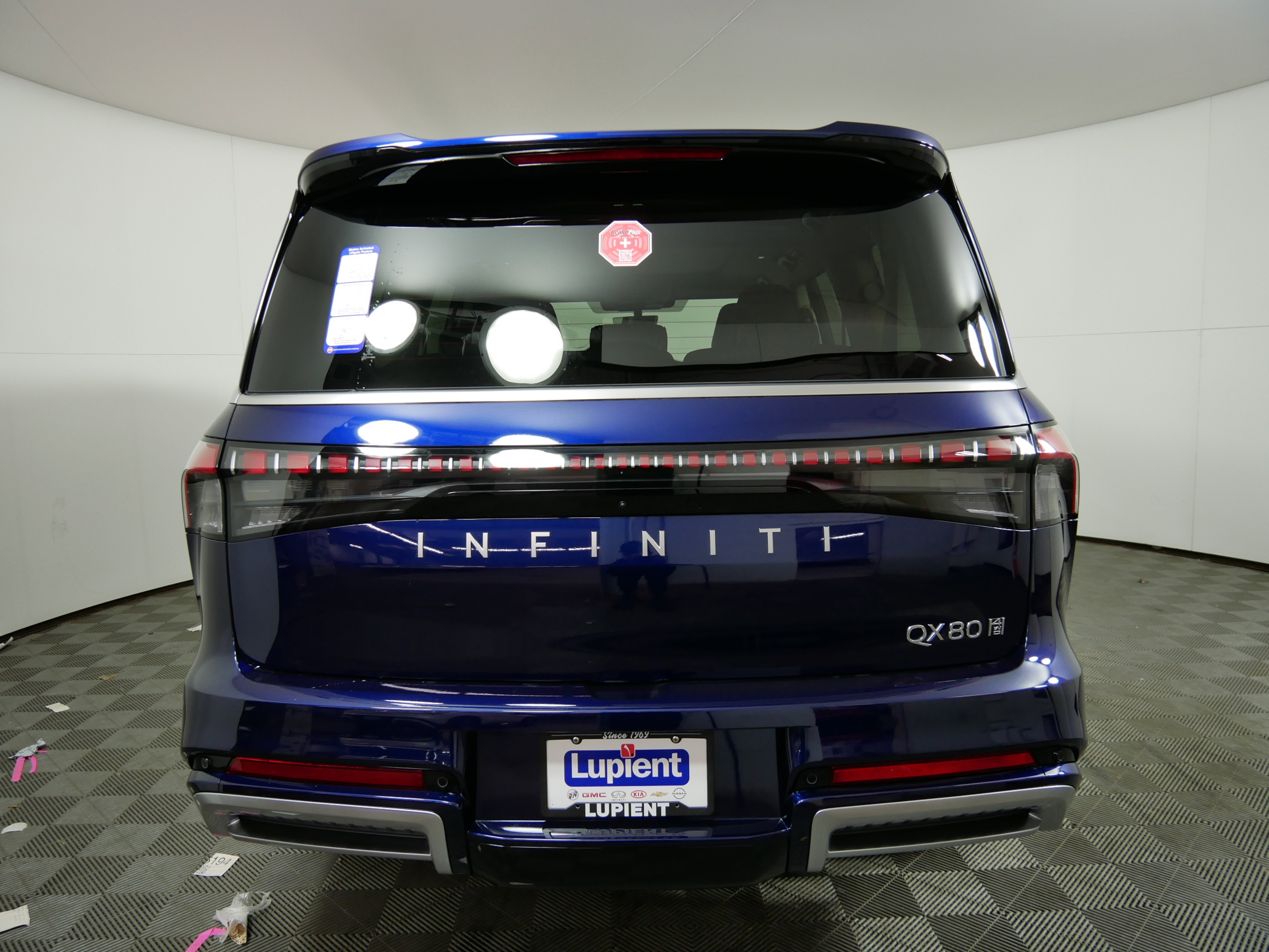 2025 INFINITI QX80 LUXE