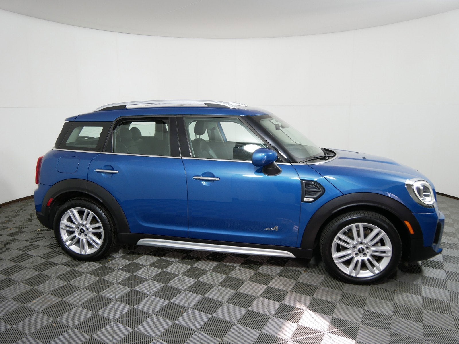Used 2022 MINI Countryman Oxford Edition with VIN WMZ43BR03N3N55795 for sale in Minneapolis, Minnesota