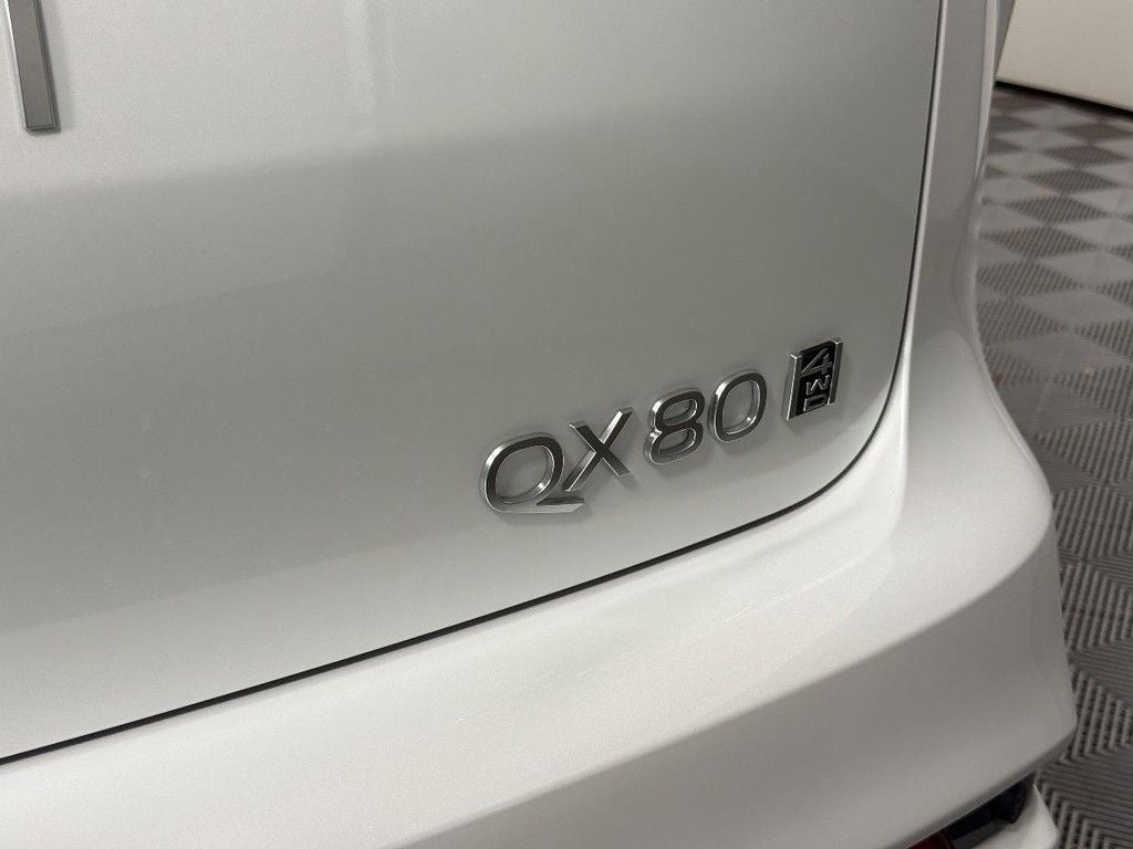 2026 INFINITI QX80 LUXE